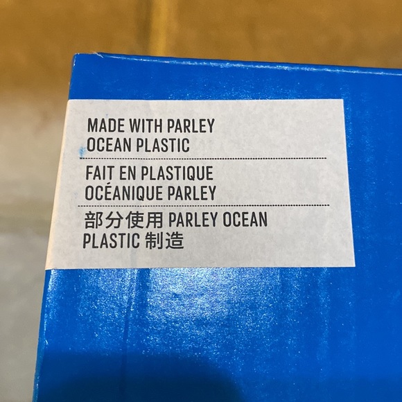 6.5Y NWT adidas Nmd R1 Primeblue unisex - Picture 7 of 7